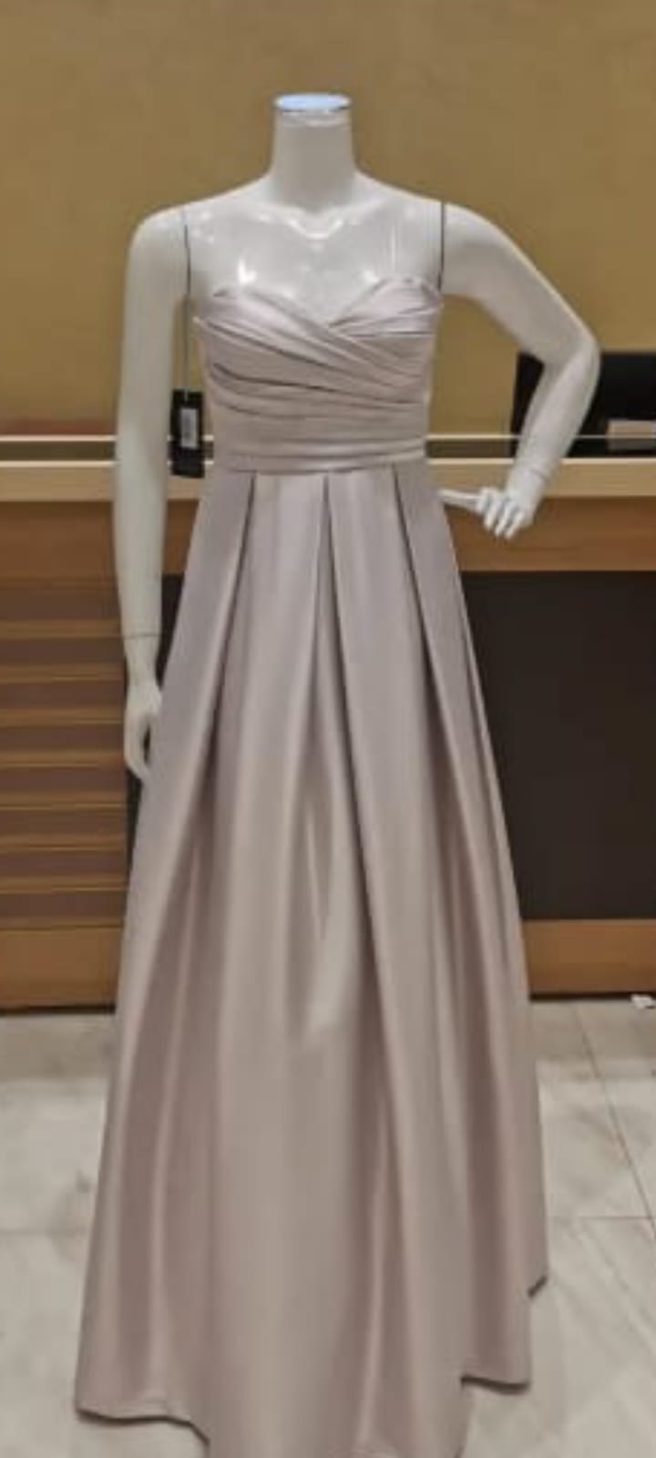 c8e4dec3-0ad1-492c-882d-c83ba04ca682 فستان رقة الماس